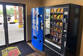 Super 8 by Wyndham Independence KS