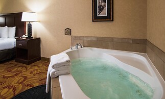 The Grand Hotel - Salem