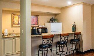 The Grand Hotel - Salem