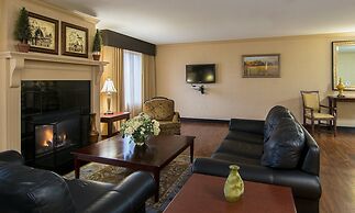 The Grand Hotel - Salem