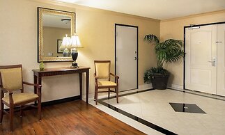 The Grand Hotel - Salem