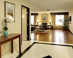 The Grand Hotel - Salem