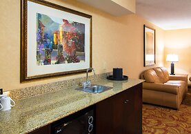 The Grand Hotel - Salem