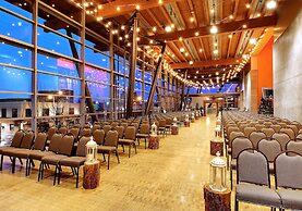 The Grand Hotel - Salem