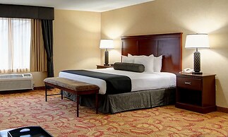 The Grand Hotel - Salem