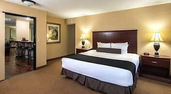 The Grand Hotel - Salem