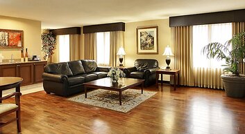 The Grand Hotel - Salem