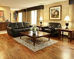 The Grand Hotel - Salem