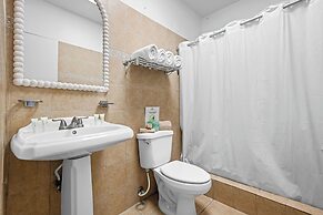 Borinquen Beach Inn
