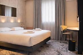 Brit Hotel Avignon Sud