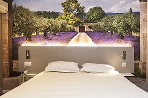 Brit Hotel Avignon Sud