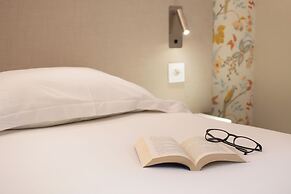 Brit Hotel Avignon Sud