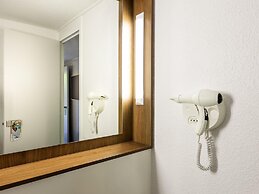 Greet Hotel Angouleme