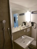 Kyriad Bordeaux - Mérignac Aéroport