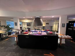 Hôtel, restaurant Kyriad Fréjus