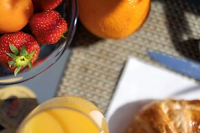 Hôtel, restaurant Kyriad Fréjus