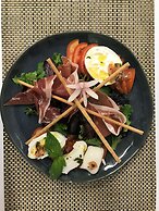 Hôtel, restaurant Kyriad Fréjus