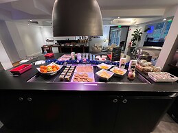 Hôtel, restaurant Kyriad Fréjus