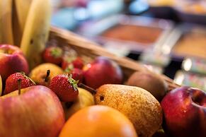 Hôtel, restaurant Kyriad Fréjus