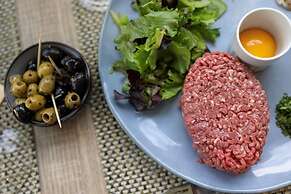 Hôtel, restaurant Kyriad Fréjus