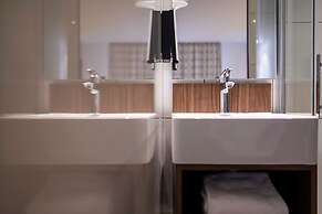 Hôtel, restaurant Kyriad Fréjus