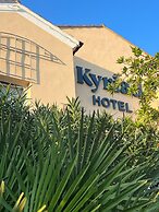 Hôtel, restaurant Kyriad Fréjus