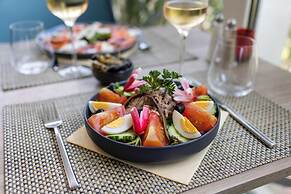 Hôtel, restaurant Kyriad Fréjus