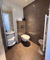 Hôtel, restaurant Kyriad Fréjus