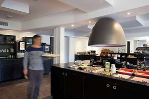 Hôtel, restaurant Kyriad Fréjus