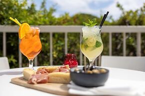 Hôtel, restaurant Kyriad Fréjus