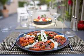 Hôtel, restaurant Kyriad Fréjus