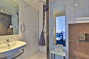 Hôtel, restaurant Kyriad Fréjus