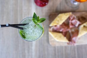 Hôtel, restaurant Kyriad Fréjus