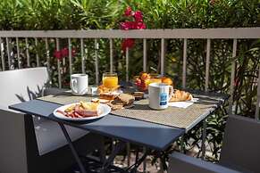 Hôtel, restaurant Kyriad Fréjus