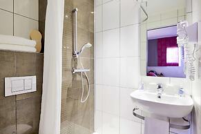 Hôtel, restaurant Kyriad Fréjus