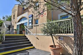 Hôtel, restaurant Kyriad Fréjus