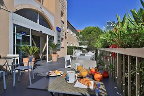 Hôtel, restaurant Kyriad Fréjus