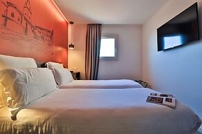 Hôtel, restaurant Kyriad Fréjus