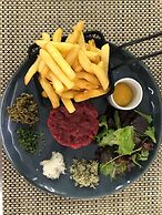 Hôtel, restaurant Kyriad Fréjus