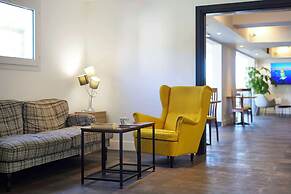 Hôtel, restaurant Kyriad Fréjus