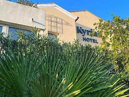 Hôtel, restaurant Kyriad Fréjus