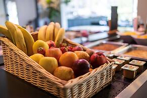 Hôtel, restaurant Kyriad Fréjus