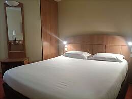 Kyriad Geneve - Saint-Genis-Pouilly