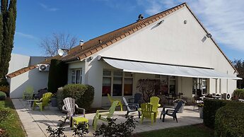 Campanile Lyon Est - Aéroport Saint Exupéry