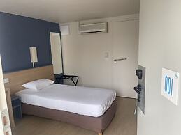 Kyriad Direct Montpellier St Jean de Vedas – La Peyrière