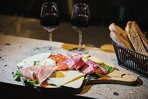 Moxy Paris Bastille France