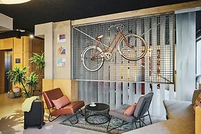 Moxy Paris Bastille France