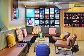 Moxy Paris Bastille France