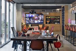Moxy Paris Bastille France