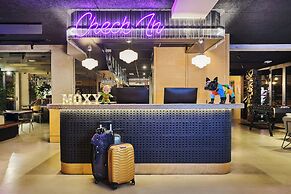 Moxy Paris Bastille France